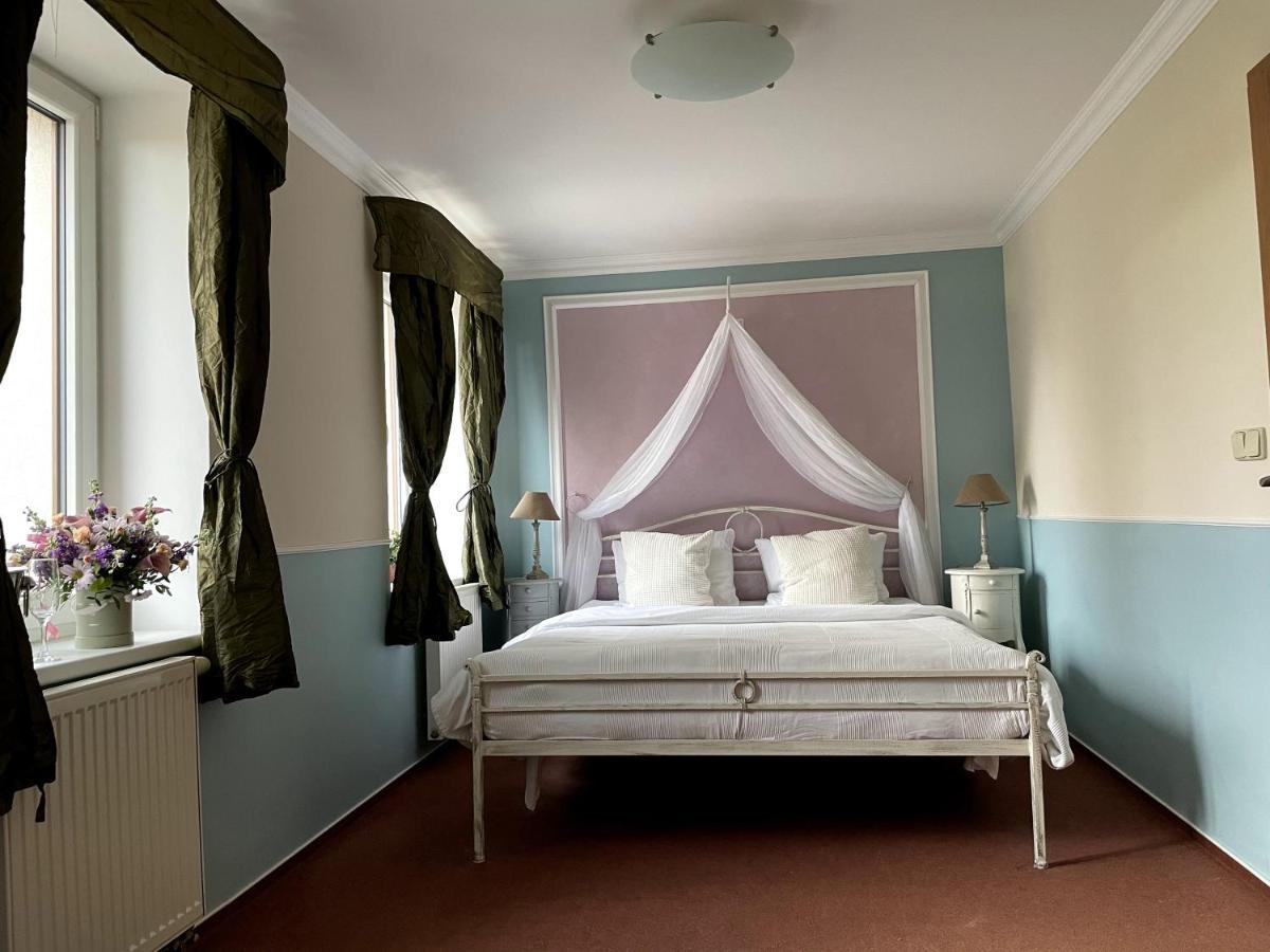 Amalka U Ripu Hotel Straskov Ngoại thất bức ảnh